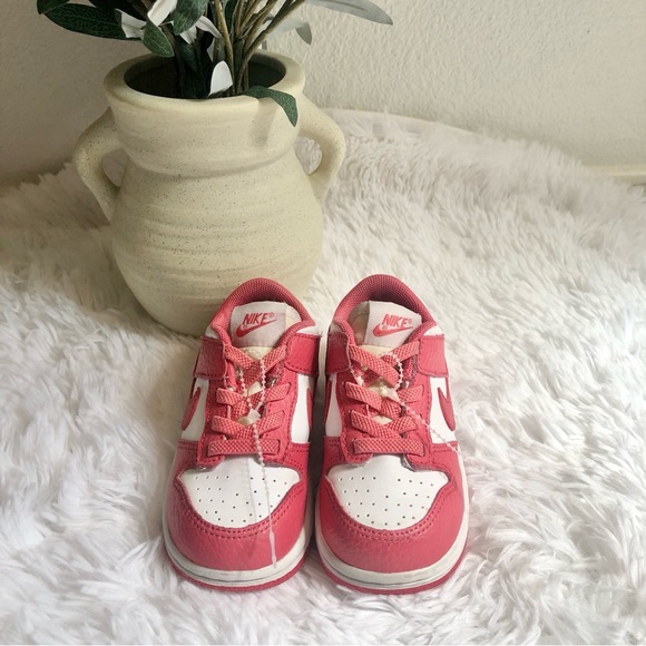 Girls toddler Nike Dunks Pink/White Size 7C - Picture 2 of 8